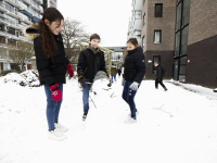 Sneeuwpoppen voor bewoners De Merwelanden