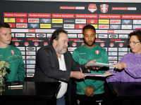 Samenwerkingsovereenkomst ondertekening FC Dordrecht met SPON Dordrecht