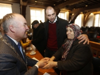 20162903 Koninklijke Onderscheiding voor de heer Karapinar Dordrecht Tstolk 002