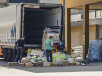 03062022-Lossen-bij-supermarkt-gaat-niet-helemaal-goed-Dordrecht-Stolkfotografie
