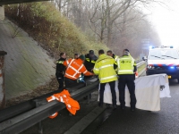 20151901-24-jarige-man-gewond-geraakt-na-slippartij-van-viaduct-Dordrecht-Tstolk_resize