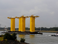 Groot transport over water Kil III Dordrecht