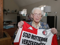 20161802-Mevrouw-Smits-104-voor-het-eerst-naar-Feyenoord-Zwijndrecht-Tstolk-002