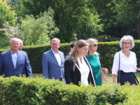 Minister Kajsa Ollengren bezoekt Essenhof Dordrecht