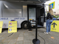 mobiele vaccinatie-unit GGD in  Bosboom-Toussaintstraat Dordrecht