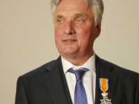 20161903 Museumdirecteur koninklijk onderscheiden Dordrecht Tstolk 002