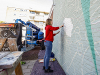 Muurschildering in uitvoering Crabbehof gestart Dordrecht