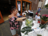 20182307-Naionaal-Hitteplan-actief-In-Dordrecht-krijgen-bejaarde-extra-water-Dordrecht-Tstolk-002