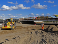 Inrijden van nieuw wegdek viaduct A16