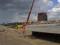 Inrijden van nieuw wegdek viaduct A16