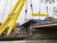 Eerste beweegbare nieuwe deel Wantijdbrug Dordrecht