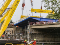 Eerste beweegbare nieuwe deel Wantijdbrug Dordrecht