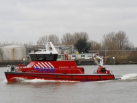 20151003-Nieuwe-blusboot-brandweer-zuid-holland-zuid-Oude-Maas-Dordrecht-Tstolk_resize