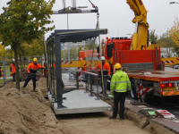 Nieuwe bushokjes voor Qbuzz geplaatst bij Leerpark Dordrecht