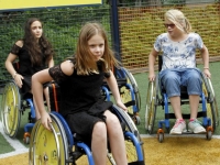 20171606 Vier nieuwe sportrolstoelen voor voor KIEM Dordrecht Tstolk 004