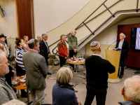 Onthulling officiële straatnaam Barend Katanpad op Begraafplaats Essenhof door Wethouder Merx en de heer Martijn Katan Dordrecht