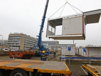 20170702 Bijgebouwen worden weggehaald bij ASZ locatie Amstelwijk Van Der Steenhovenplein Dordrecht Tstolk 002