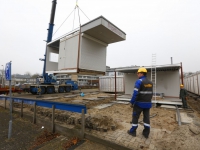 20170702 Bijgebouwen worden weggehaald bij ASZ locatie Amstelwijk Van Der Steenhovenplein Dordrecht Tstolk 004