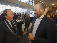 Burgemeester Hein van der Loo neemt afscheid van Zwijndrecht