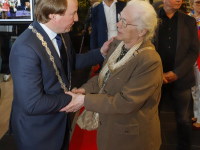 Burgemeester Hein van der Loo neemt afscheid van Zwijndrecht