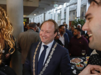 Burgemeester Hein van der Loo neemt afscheid van Zwijndrecht