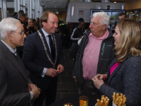 Burgemeester Hein van der Loo neemt afscheid van Zwijndrecht