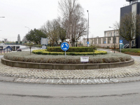 Op straat geschreven protest tegen het eten van vlees Rotonde Spuiweg Dordrecht