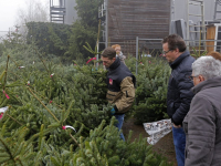 20170212-Op-zoek-een-de-perfecte-kerstboom-Tuinwereld-Dordrecht-Tstolk-002