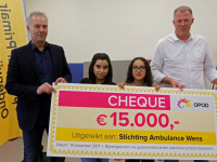 20171311-15.000-euro-overhandigd-aan-Stichting-Ambulance-Wens-Dordrecht-Tstolk