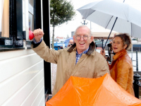 Oud-wethouder Ten Veen valt in bij opening brugwachtershuisje