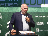 Algemeen directeur Hans de Zeeuw tijden het 50 jarig jubileum FC Dordrecht Krommedijk Dordrecht