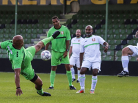 01072022-Legends-FC-Dordrecht-8-0-Legends-Dordtse-Amateursclubs-Krommedijk-Dordrecht-Stolkfotografie-001