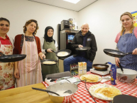 Pannenkoeken bakken voor Turkije en Syrië Vrieseweg Dordrecht