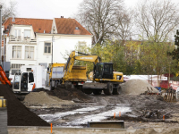 Grondwerkzaamheden voor parkeerterrein Vrieseplein in volle gang Dordrecht