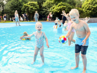 04082022-Eindelijk-zwemmen-spartelbadje-de-paddenstoel-dordrecht-Stolkfotografie