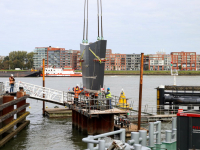 Inhijsen van pijlers Prins Clausbrug Dordrecht