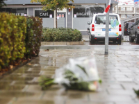 17102022-Bloemen-neergelegd-en-politie-sluit-cafe-Crabbehof-Dordrecht-Stolkfotografie