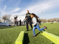 Politie werft nieuw agenten onder jongeren Dordrecht