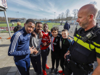 Politie werft nieuw agenten onder jongeren Dordrecht