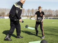 Politie werft nieuw agenten onder jongeren Dordrecht