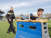 Politie werft nieuw agenten onder jongeren Dordrecht