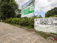 Buurtbewoners tegen kappen van bomen Weizigtpark Dordrecht