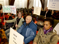 20182002-Protest-tegen-nieuwe-plannen-Wielwijkpark-stadhuis-Dordrecht-Tstolk-003