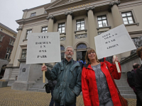 20182002-Protest-tegen-nieuwe-plannen-Wielwijkpark-stadhuis-Dordrecht-Tstolk