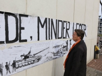 20161304 Protesttekst op Stadskantoor geplakt Spuiboulevard Dordrecht Tstolk 002