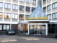 Honderden vluchtingen uit Oekraïne naar Crown Point Spuiboulevard Dordrecht