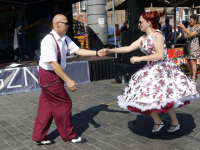 Rock ‘n’ roll-feest op het Statenplein Dordrecht