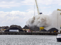 Rook van schootbrand veroorzaakt veel overlast Zeehaven Dordrecht