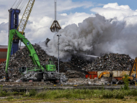 Rook van schootbrand veroorzaakt veel overlast Zeehaven Dordrecht