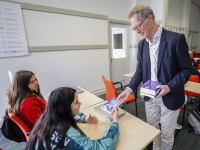 Actie gezamenlijke Rotaryclubs van Dordrecht voor Oekraïne De Waag Dordrecht